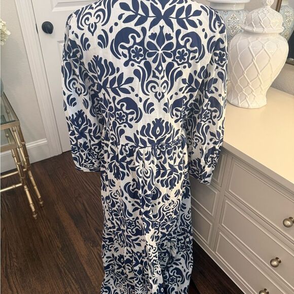 Zara Navy White Damask Print A-Line Midi Shirt
Dress size small-i8 - Picture 5 of 7